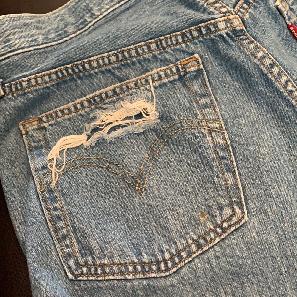 Levi’s 501 High Rise Shorts - Picture 5 of 5